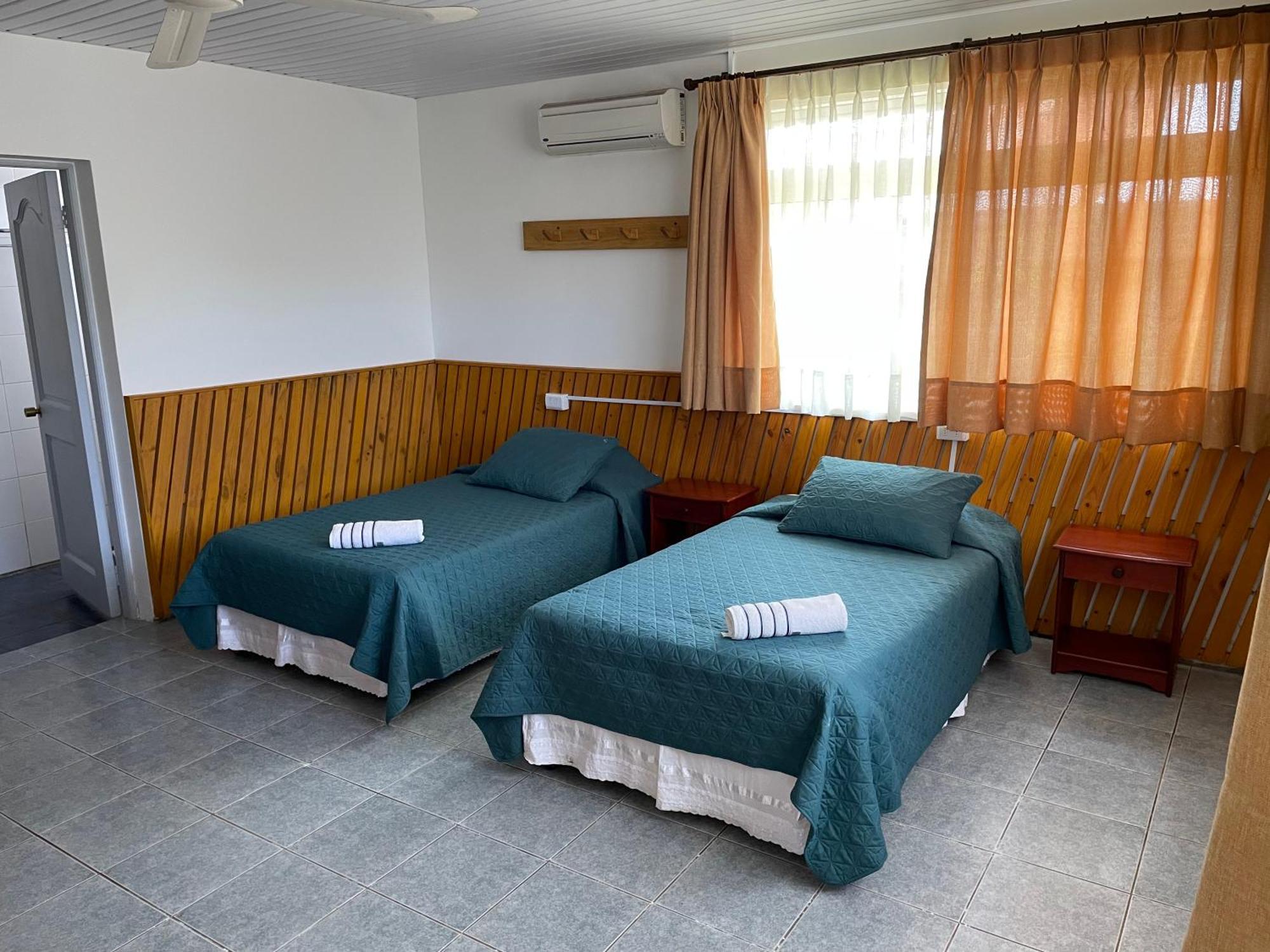 Manureva Nui Hotel Boutique Hanga Roa Exterior photo